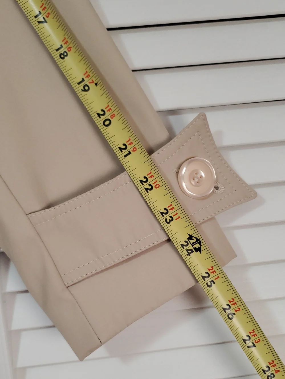 Women's Modern Style Belted Trench Coat. Size M